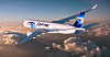Ett EgyptAir-flygplan flyger över molntäcken i varmt kvällsljus.